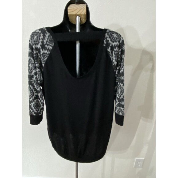 Maurices Womens Medium Sweater Black With Geometric Design On 3/4 Sleeves - Picture 7 of 10